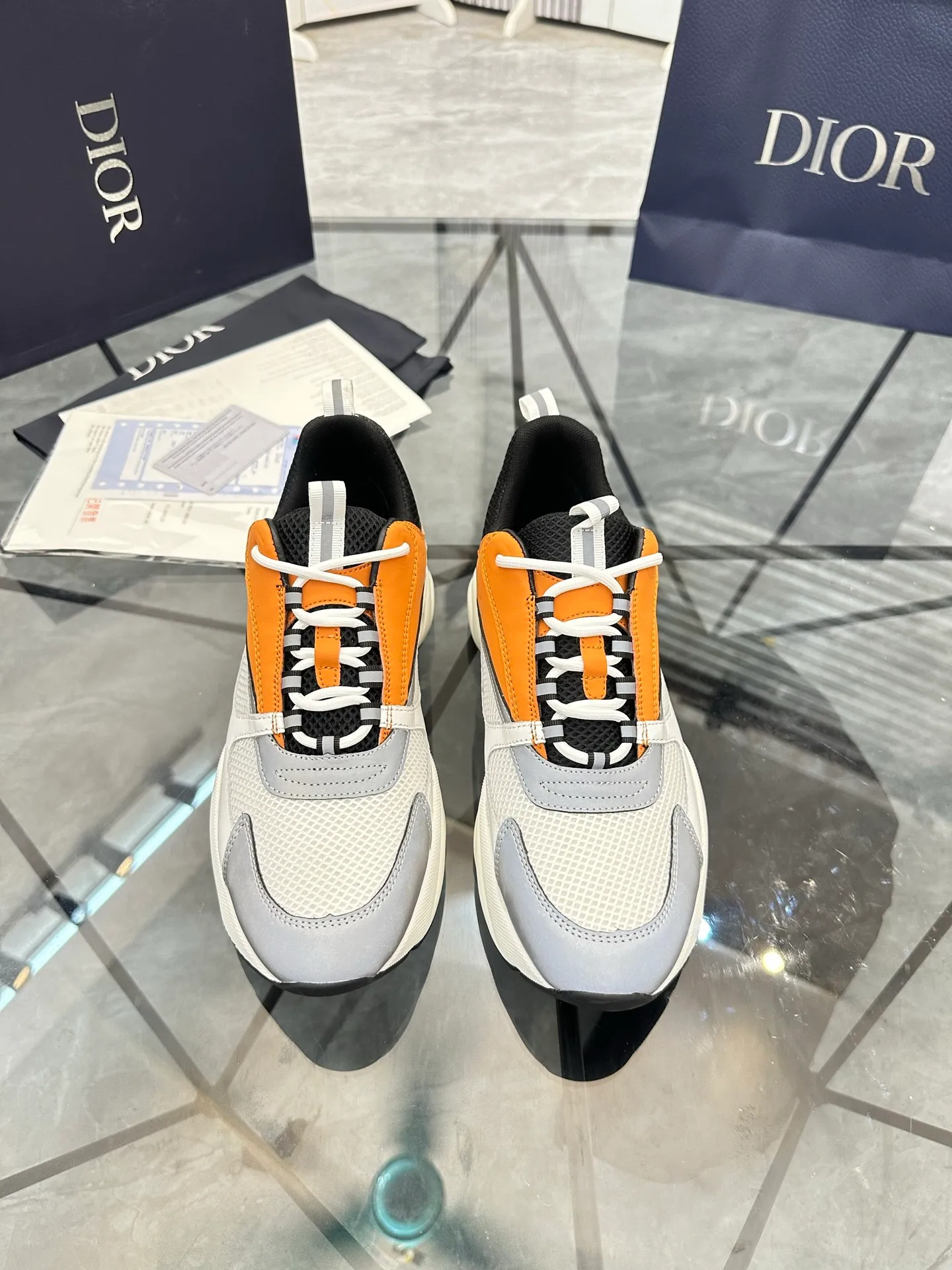 Men's shoes: 💰P460¥ Ready in Guangzhou, fully packaged Product trademark: Dior* "Dior*" low-top casual shoes Regular size: 38-46 (can be customized to 47) B22 Product materials: imported cowhide leather upper spliced ​​with original fabric, breathable lining, original outsole. Number: 920